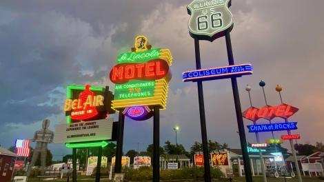 斯普林菲尔德的 66 号公路传奇霓虹公园 斯普林菲尔德的 66 号公路传奇霓虹公园