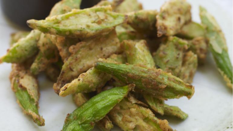 Delicious and crispy fried okra Delicious and crispy fried okra