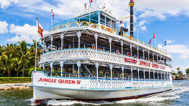 乘坐皇后丛林游船穿越“百万富翁区” 乘坐皇后丛林游船穿越“百万富翁区”