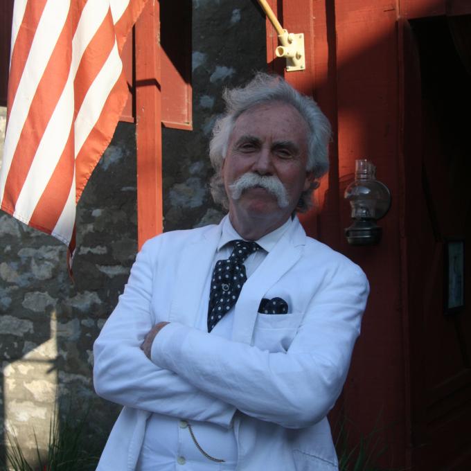 A Mark Twain impersonator nails the look A Mark Twain impersonator nails the look