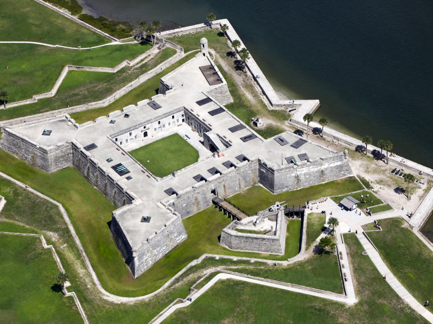 鸟瞰佛罗里达州圣奥古斯丁圣马科斯堡国家纪念馆 鸟瞰佛罗里达州圣奥古斯丁圣马科斯堡国家纪念馆